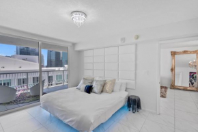 Brickells 1BR APT with City view, Pool and Parking
